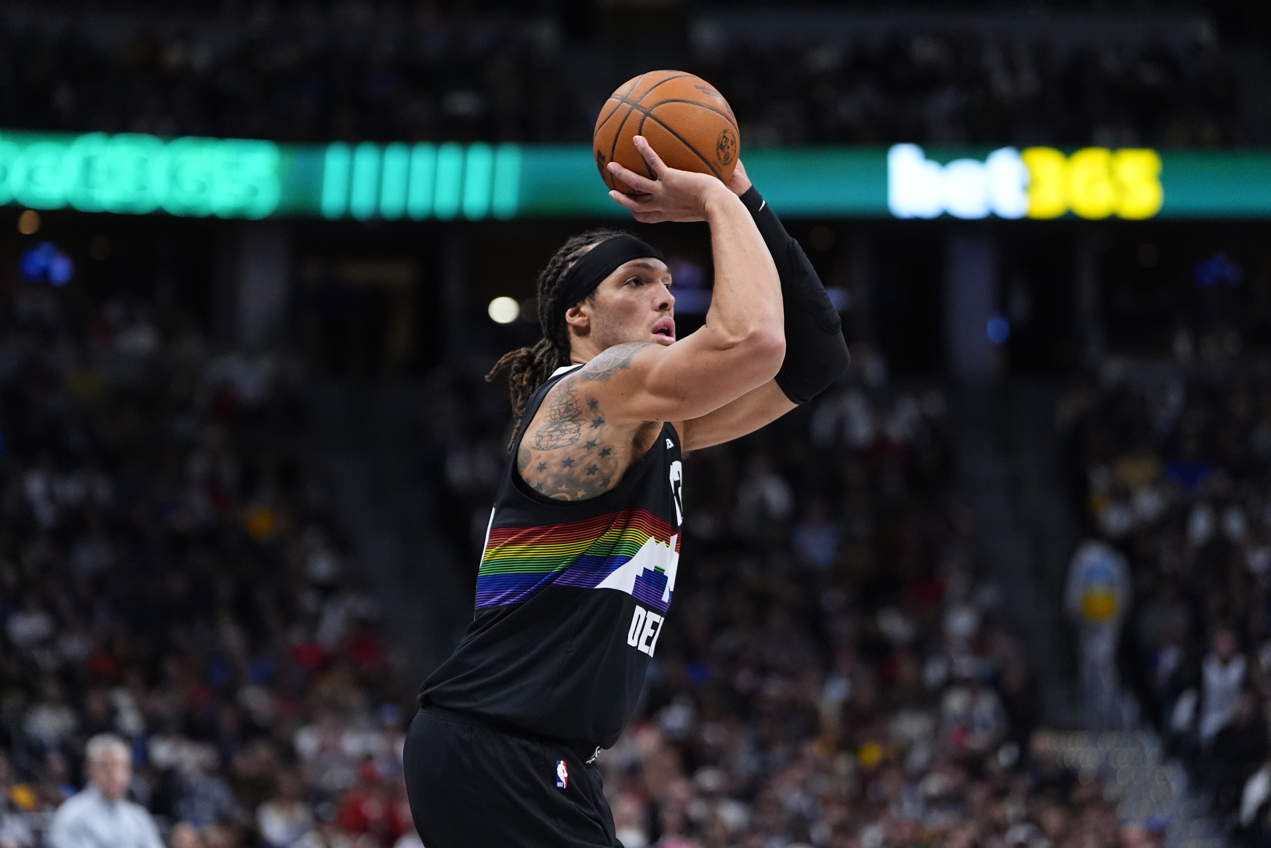 CCTV5在线直播-掘金官方：阿隆·戈登腿筋受伤 本场提前退赛&amp;不会回归