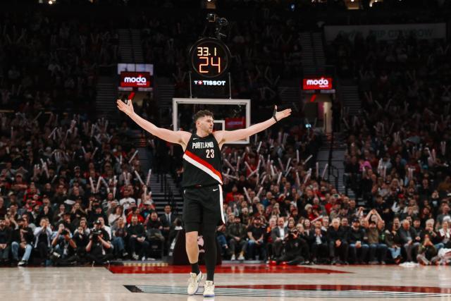 NBA直播-摆烂大年鹤立鸡群！开拓者有望超勇士拿到主场优势